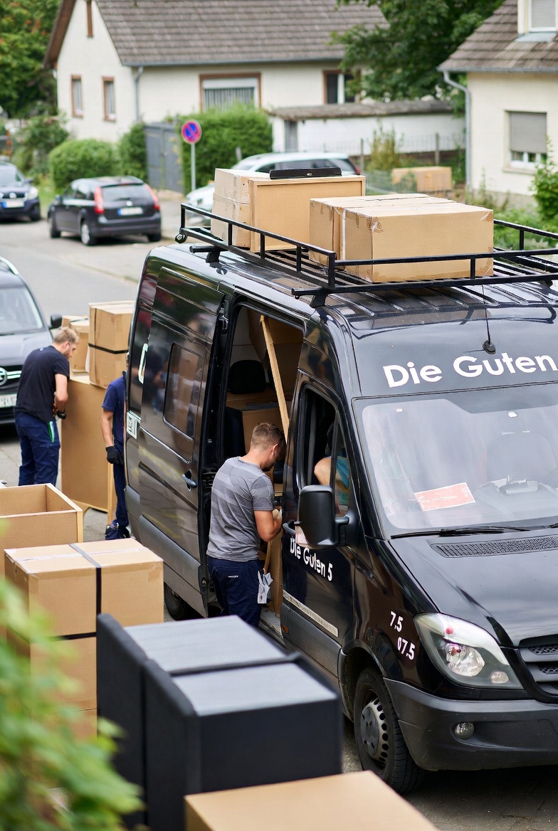 Team bei der Umzugshilfe